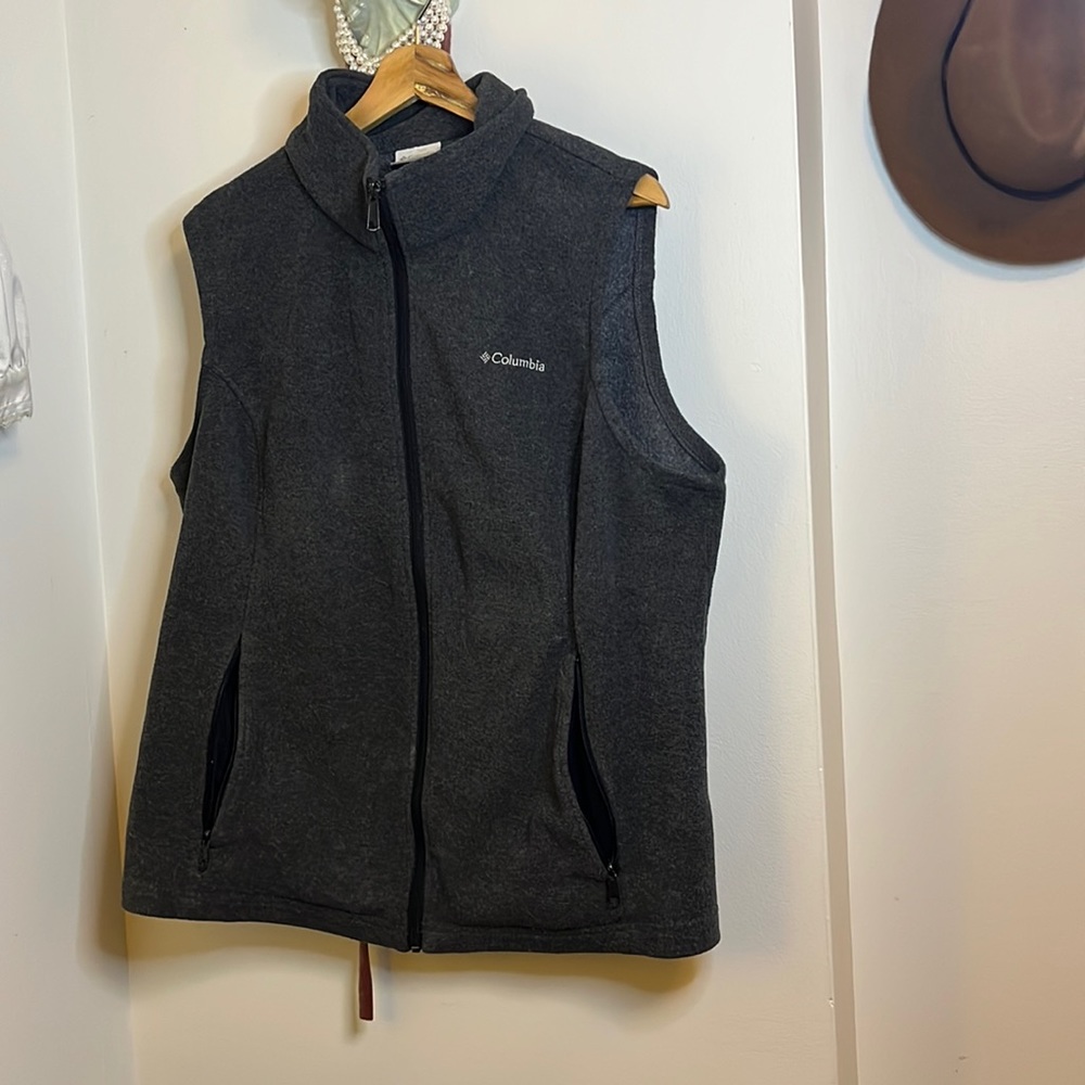 Columbia fleece vest. Grey. 1X